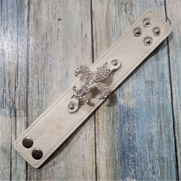 Rock Revival Cream Leather Watch with Silver Fleur-de-Lis - Picture 2 of 11